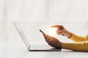 Equipo de OlgaComunicación trabajando en diseño y posicionamiento web SEO