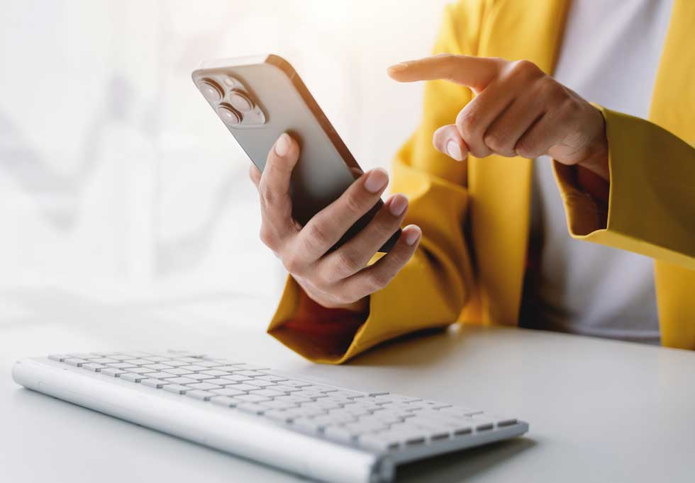 Servicios de marketing digital profesionales 2 Servicio de SEO y SEM. El posicionamiento determina si un cliente te encuentra… o encuentra a tu competencia.