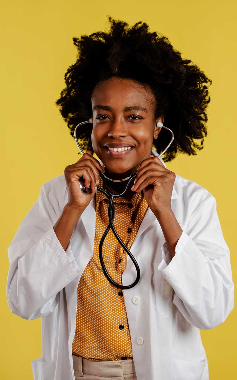 Ilustración de los principales algoritmos de Google —Panda, Penguin, Pigeon, Possum, Hummingbird, Fred y E-Mo— representados con iconos de animales y el logotipo de Google, simbolizando su impacto en el posicionamiento web.