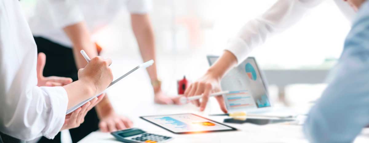 Indicadores clave de analítica web con GA4 explicados en la guía GA4 2025